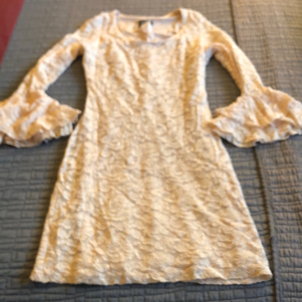 Vintage 90’s Lace cream Dress with bell flounc sleeves. Lined. Date night. Fairy